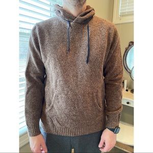 Comfortable and cute men’s Gap hoodie!